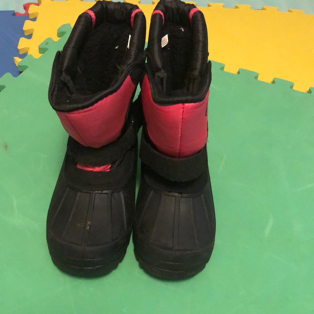 Snow boots